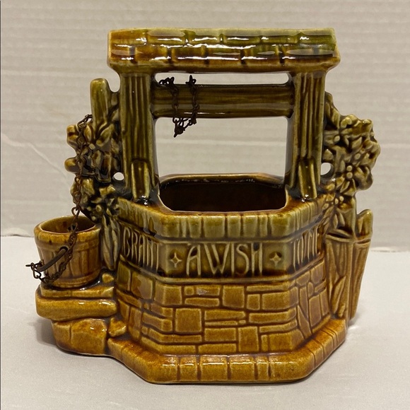 McCoy Pottery Vintage Wishing Well Decor with attached bucket and chain. - Picture 1 of 12